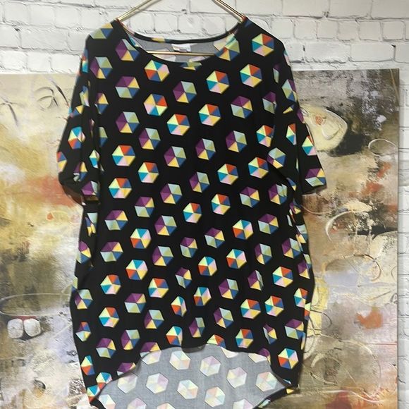 LuLaRoe  IMA Hexagon high-low geometric tunic medium - Picture 2 of 9